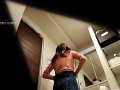 NZKM-015_tokuten Naima's Sensual Ride Climbing Wild for Unforgettable Pleasure